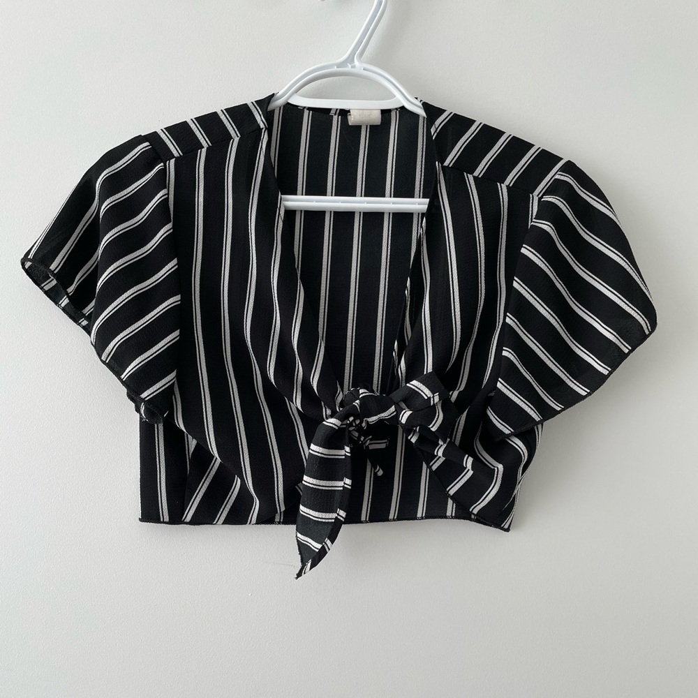 Striped Tie Front Crop Top - size L